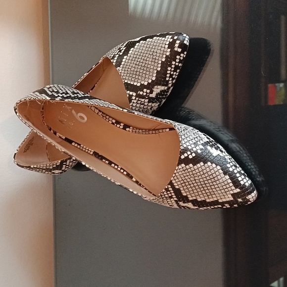 Snake print flats - Picture 3 of 4